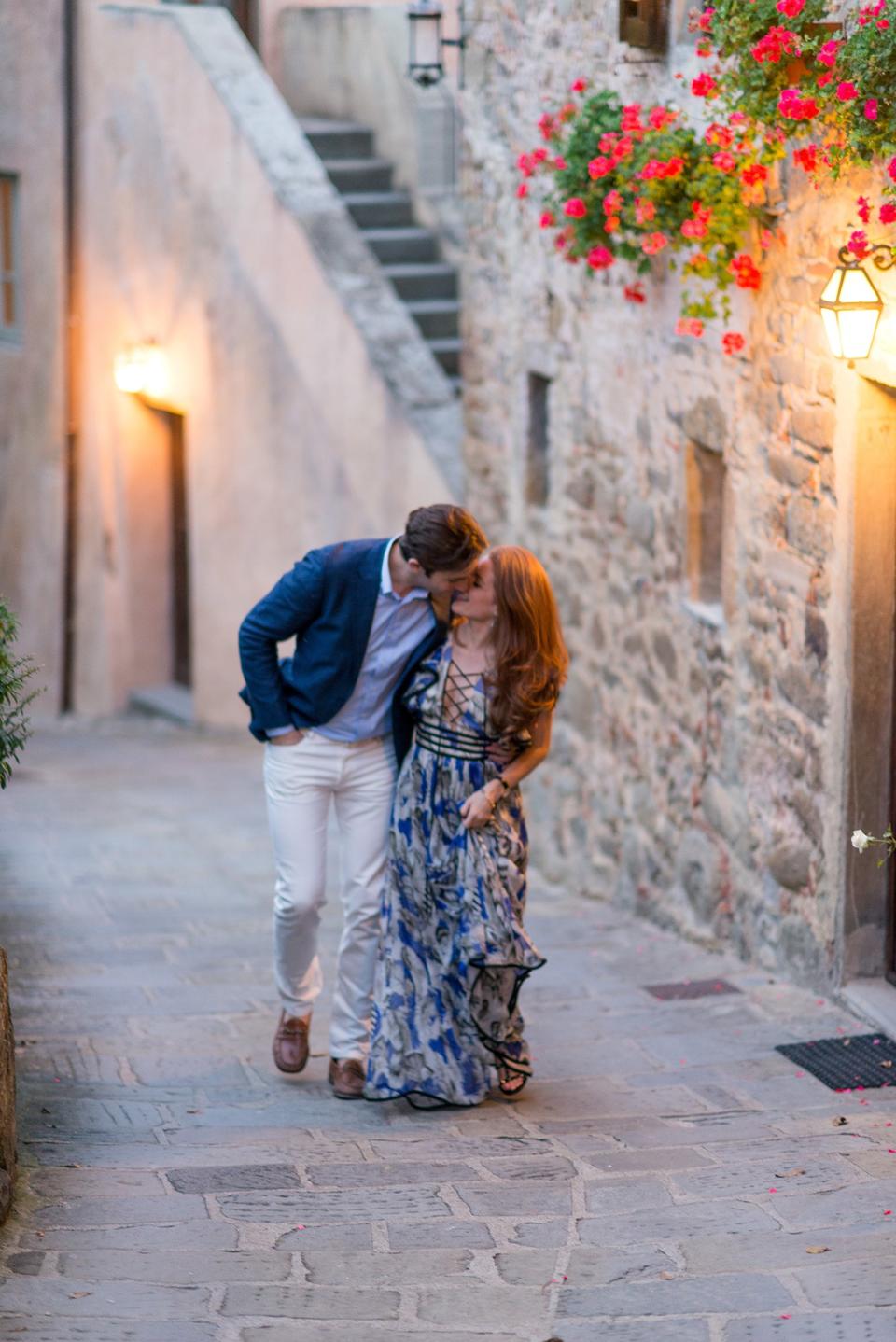 That’s Amore: This Couple Had a Romantic, Rainy Wedding at a Tiny Chapel in Tuscany