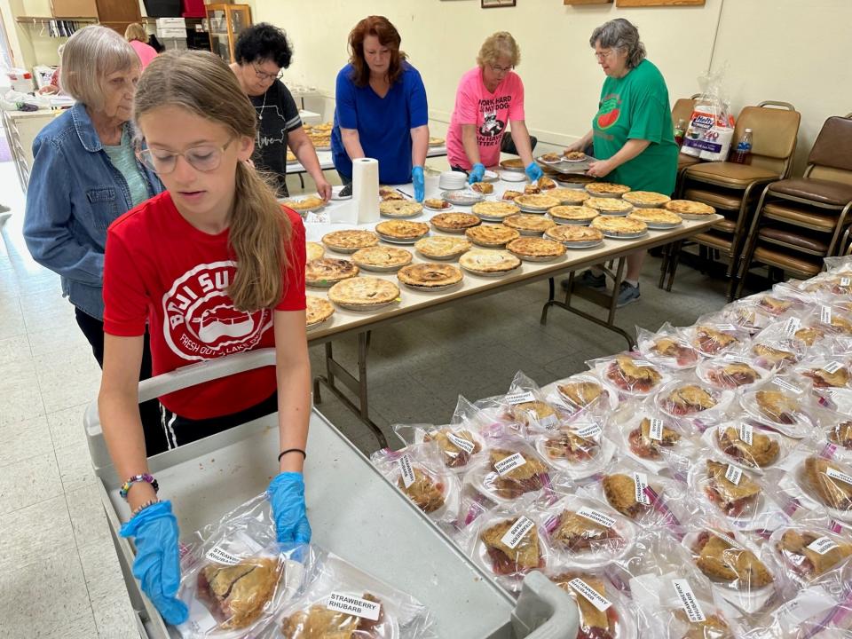 The women of Quimby prepare for RAGBRAI L by baking nearly 300 pies.