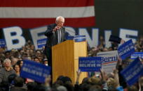 U.S. Democratic presidential candidate Bernie Sanders speaks to supporters during a campaign rally in St. Paul, Minnesota, January 26, 2016. REUTERS/Eric Miller