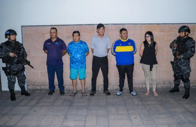Les cinq responsables arrêtés pour la bousculade mortelle dans un stade au Salvador, le 25 mai 2023