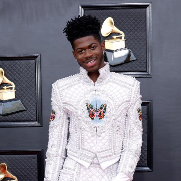 Lil Nas X durante los GRAMMY (Fuente: Yahoo)