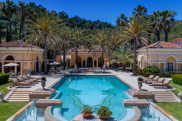 Once Asking $165 Million, Beverly Hills Estate Sold at Auction for Close to $60  Million - WSJ
