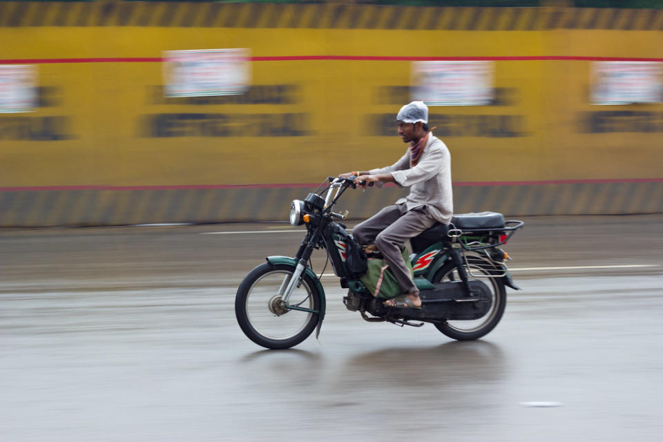 Panning while Raining (IMG_3924)