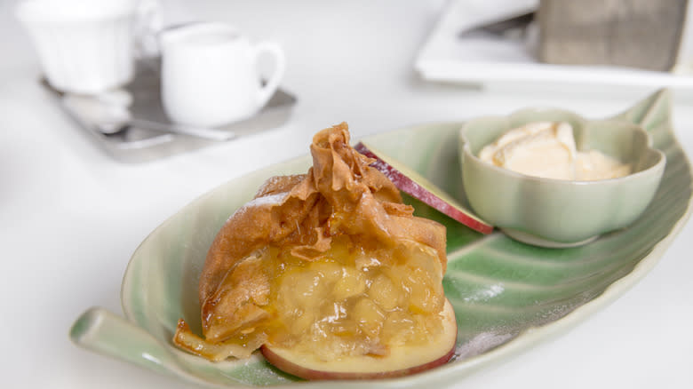 Apple dumpling with ice cream