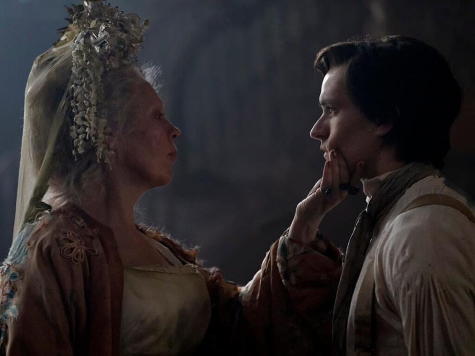 Olivia Colman as Miss Havisham and Fionn Whitehead as Pip (Miya Mizuno/FX)