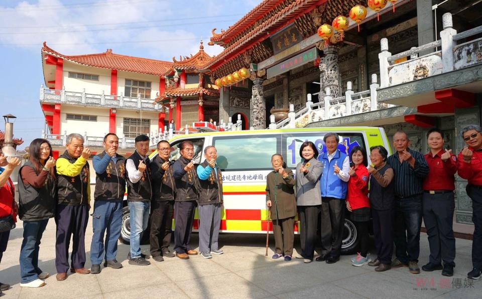 建德寺地母廟創建於清光緒34年（西元1908年），是荷苞山風景區中最大的兩大名寺之一。該廟平時積極參與公益活動，當得知消防局急需救護車時，主動與消防局聯繫，捐贈一輛價值近400萬的救護車及相關救護器材。這輛救護車將被配發給雲林縣消防局古坑分隊使用。