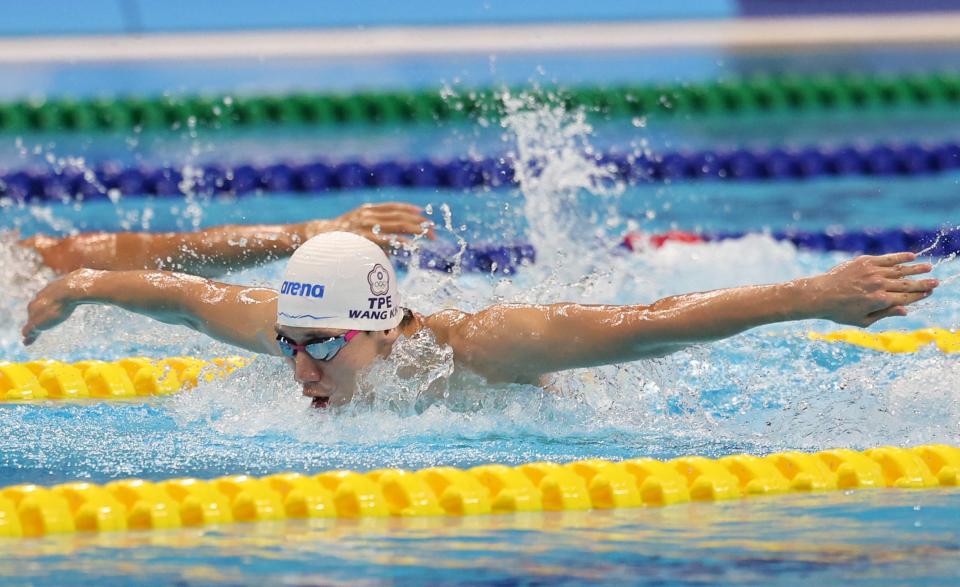 「台灣蝶王」王冠閎於本屆亞運會蝶式200公尺項目闖入決賽，獲得一面銀牌。（中華奧會提供）