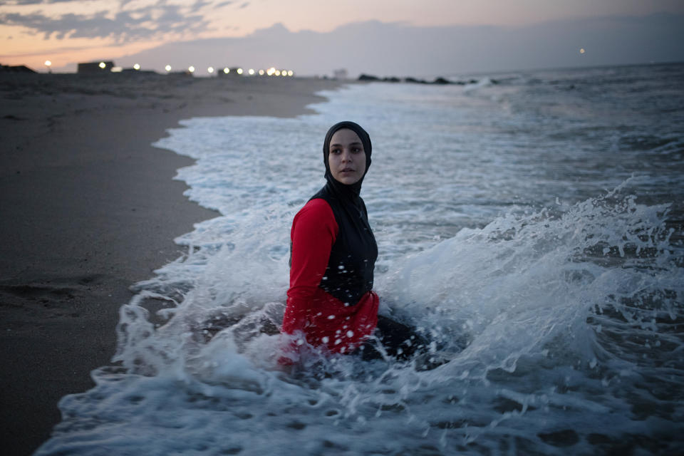 Manar Hussein at a beach in New Jersey June 26, 2019.&nbsp; (Photo: Kholood Eid for HuffPost)
