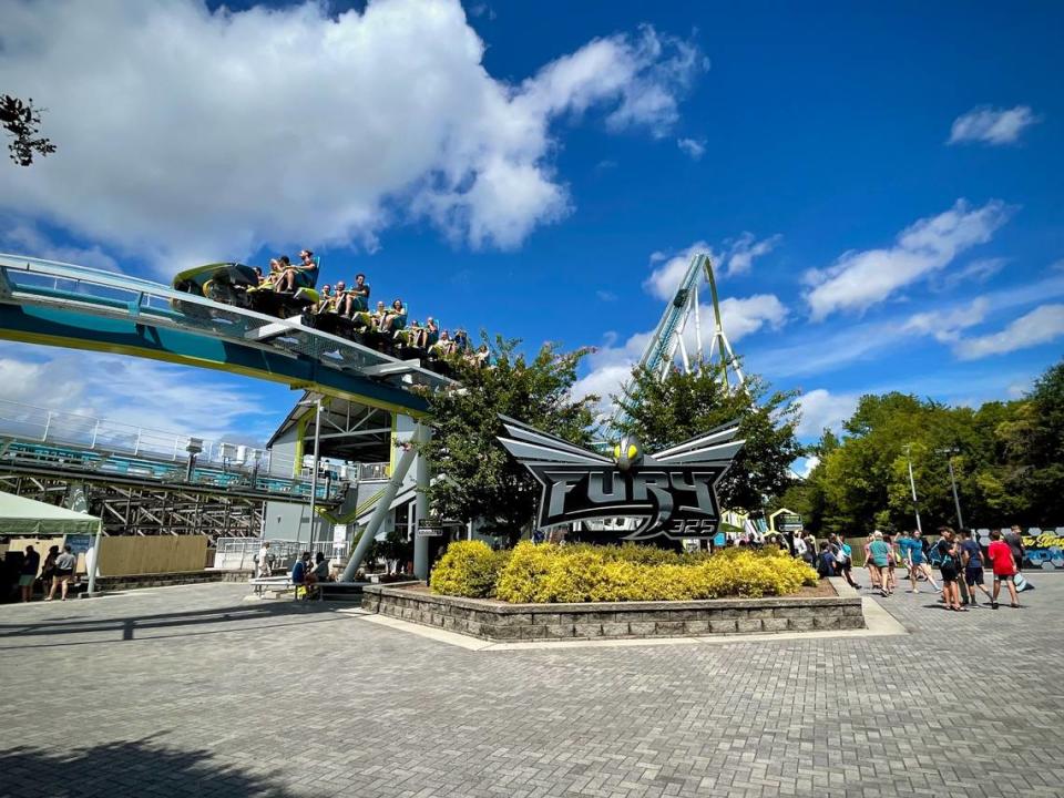 In a blockbuster deal, Carowinds amusement park owner Cedar Fair and Six Flags Entertainment Corp announced Thursday they are merging and moving the new company’s headquarters to Charlotte.