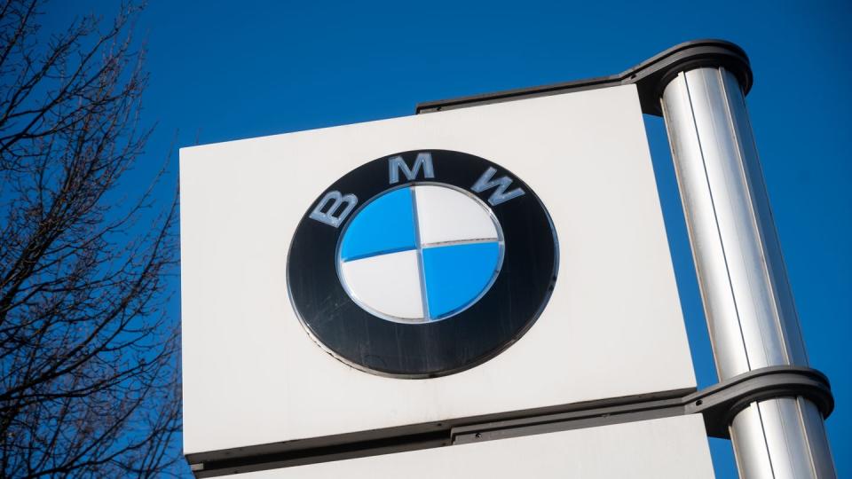 BMW weist die Forderung der Deutschen Umwelthilfe zurück, ab 2030 weltweit kein Auto mit Benzin- oder Dieselmotor mehr zu verkaufen.