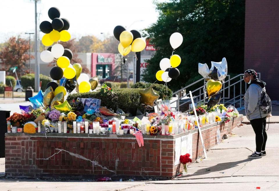 PHOTO: Memorial at the Central Visual and Performing Arts High School in St. Louis on Oct. 27, 2022. On Oct. 24, 2022 a gunman broke into the school, shot and killed a student and teacher and injured eight others.  (Alamy Live News via AP)