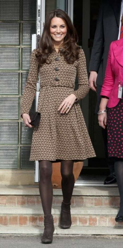 Kate Middleton, 'short' skirt