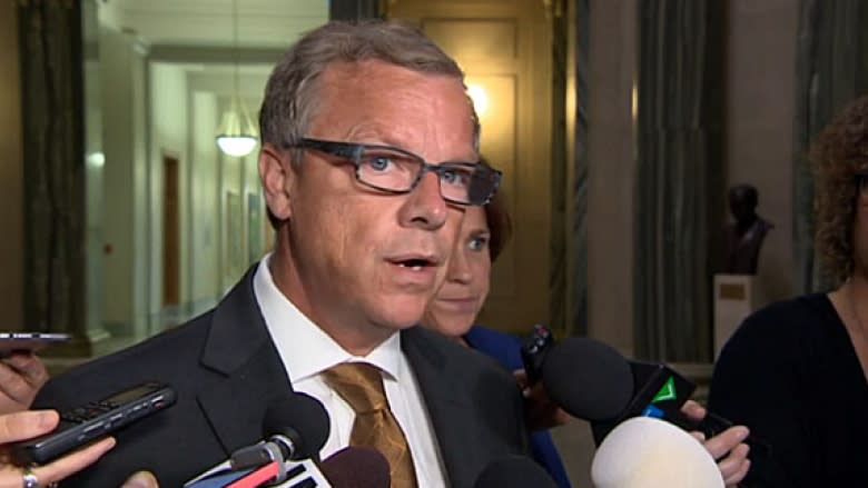 Premier Brad Wall defends 'blunt language' on carbon pricing
