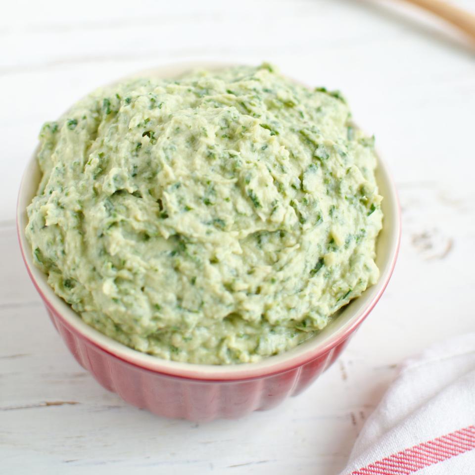 Healthy White Bean and Kale Hummus