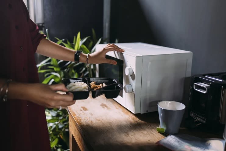 El microondas puede consumir mucha energía en tareas para los cuales hay alternativas más baratas.