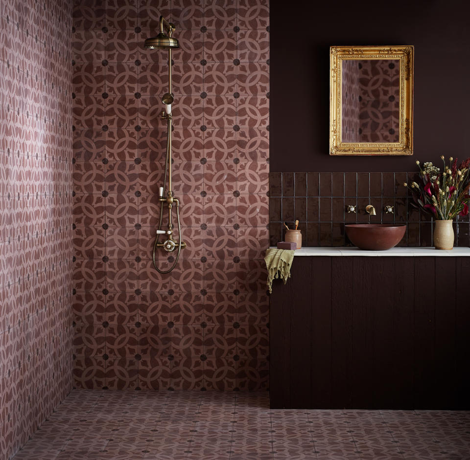 10. Create an element of surprise with a brown bathroom