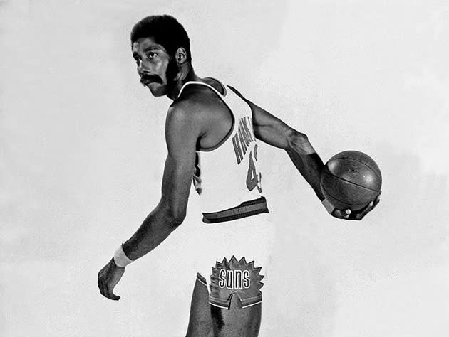 Connie Hawkins wraps it up. (Getty Images)