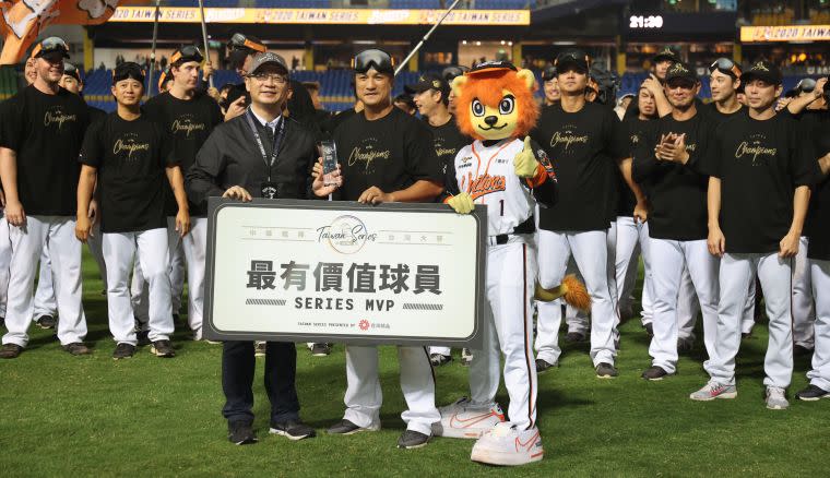 潘武雄奪下總冠軍賽MVP。李天助攝