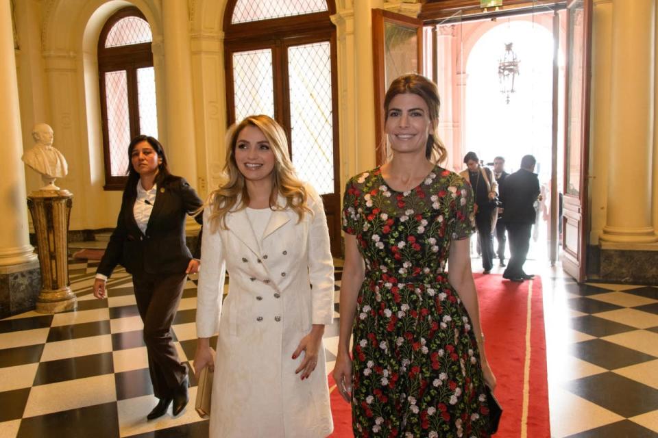 Luego de firmar los seis convenios, Macri le ofreció a Peña Nieto un almuerzo de honor en el Museo de la Casa Rosada junto con las dos primeras damas, Juliana Awada, y Angélica Rivera Hurtado.