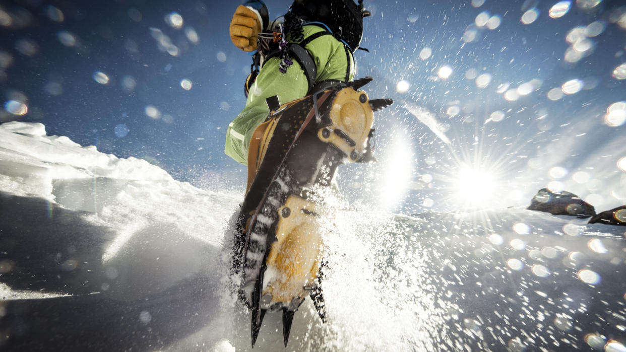  Winter traction devices for shoes: crampons. 