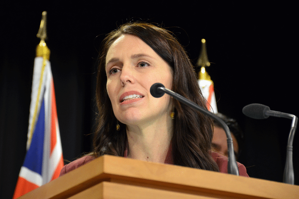 Prime Minister Jacinda Ardern and Associate Environment Minister Eugenie Sage announced the plastic bag ban. Photo: </span>AAP