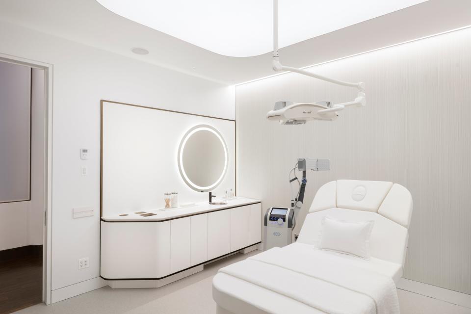 Organic facials, cryotherapy, and IV-drip therapy? Meet the New York wellness clinic of your dreams.