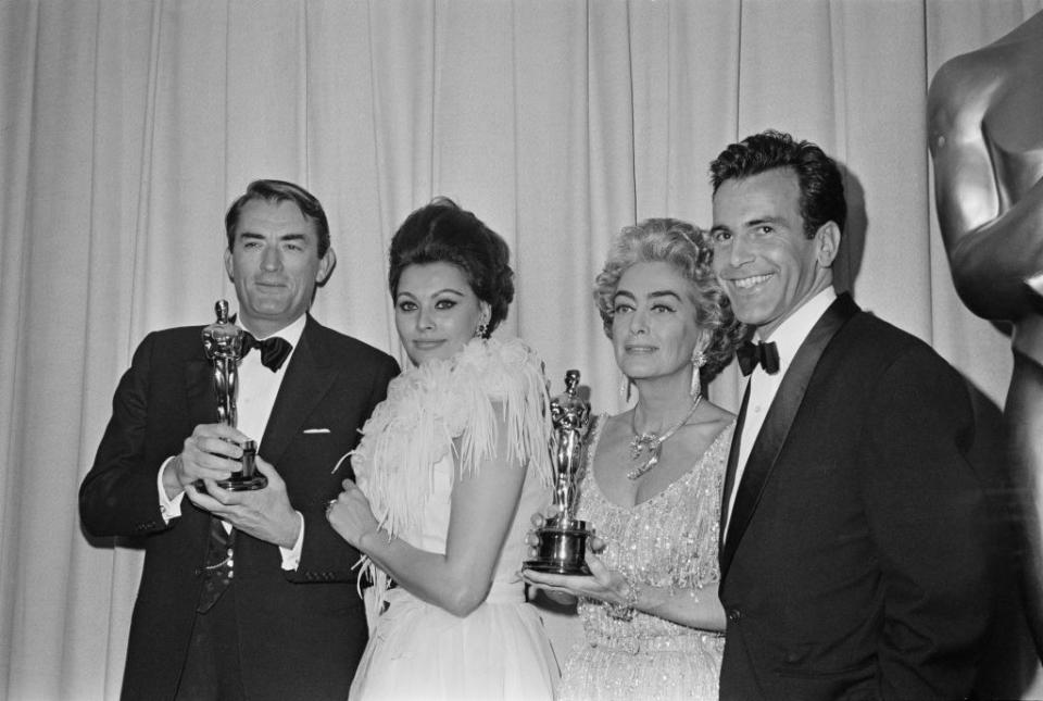 crawford posing with other winners