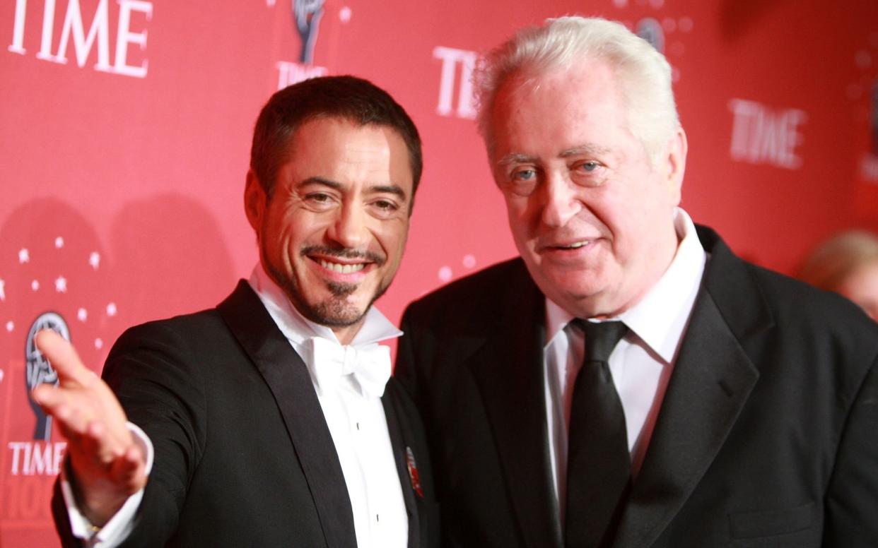 Robert Downey Jr. und sein Vater Robert Downey Sr. im Jahr 2008: Drogen waren in der Familie an der Tagesordnung. (Bild: 2008 Getty Images/Stephen Lovekin)