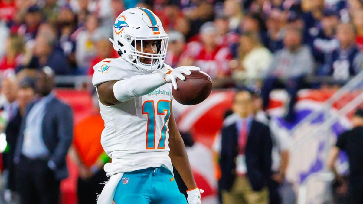 Dolphins WR Jaylen Waddle reportedly clears concussion protocol