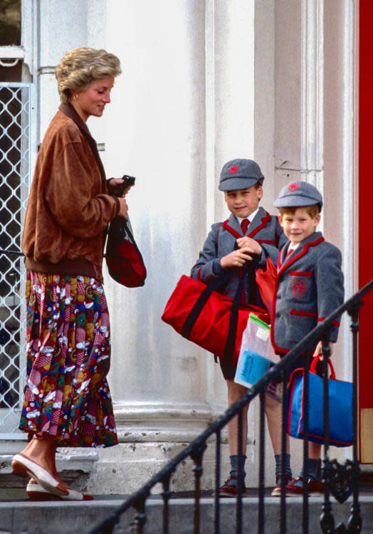 Diana de Gales con sus dos hijos 
