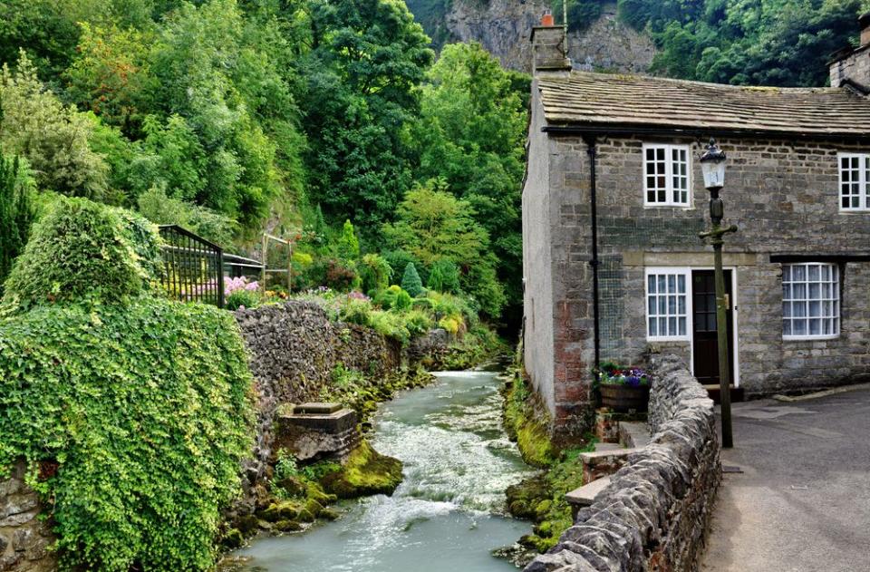 4) Castleton, Derbyshire