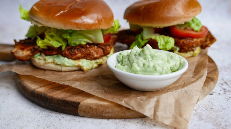 Chicken sandwiches with green sauce