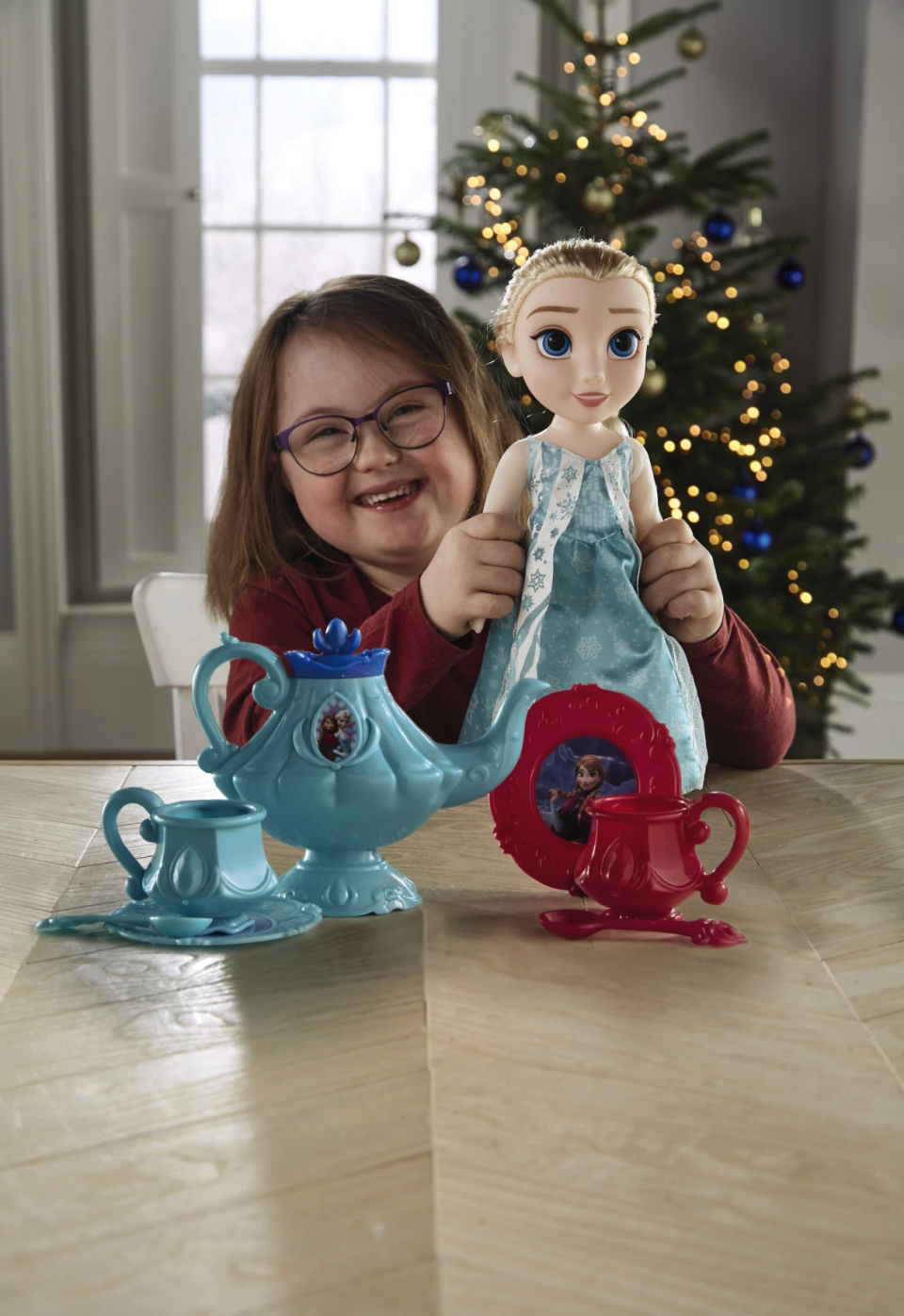 Elsa and Anna dolls are available, too. [Photo: Aldi]