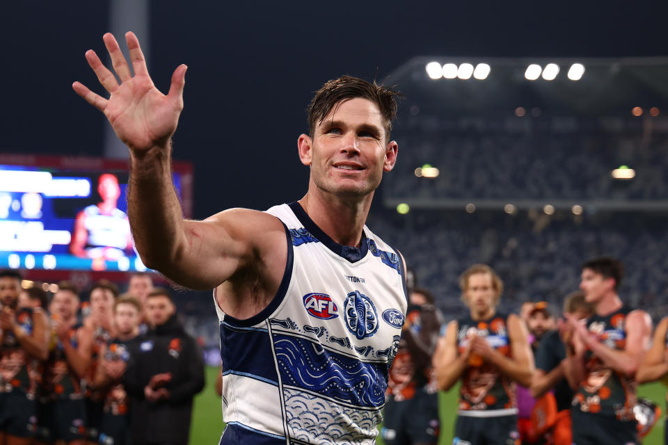 GEELONG, AUSTRALIA - MAY 25: Tom Hawkins of the Cats thanks the fans following the round 11 AFL match between Geelong Cats and Greater Western Sydney Giants at GMHBA Stadium on May 25, 2024 in Geelong, Australia. (Photo by Graham Denholm/Getty Images)