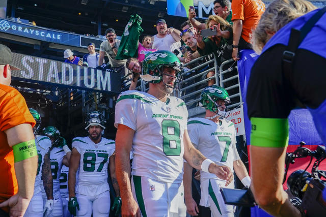 DAZN Canada on X: Aaron Rodgers is all smiles as he gets set to take the  field for the first time as a Jet ✈ Watch #Jets @ #Giants and every game