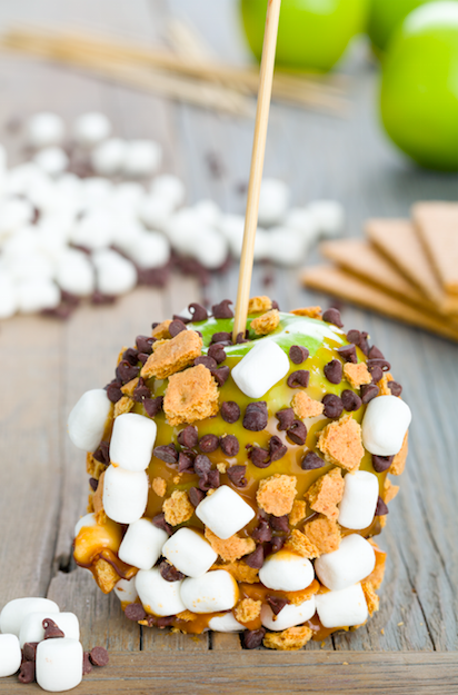 The S'mores Caramel Apple