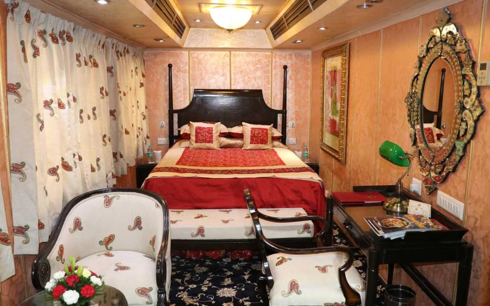 Bedroom on board the Palace on Wheels luxury train in India