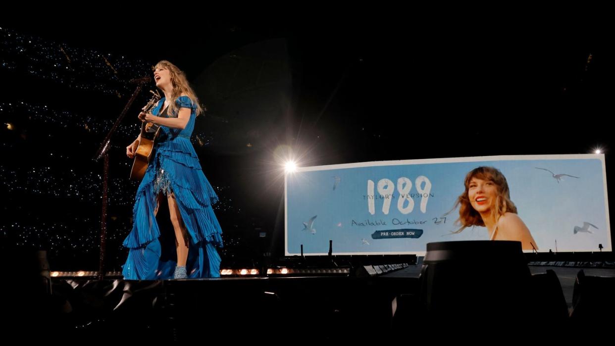 inglewood, california august 09 editorial use only no book covers taylor swift performs onstage during taylor swift the eras tour at sofi stadium on august 09, 2023 in inglewood, california photo by kevin wintertas23getty images for tas rights management