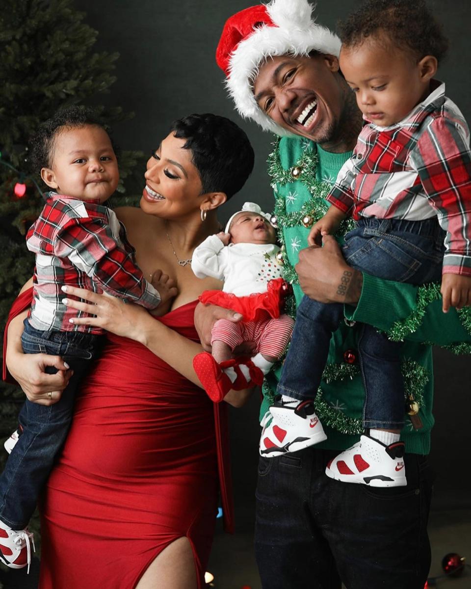 Nick Cannon and Abby De La Rosa Make Memories on 'Holiday Adventure