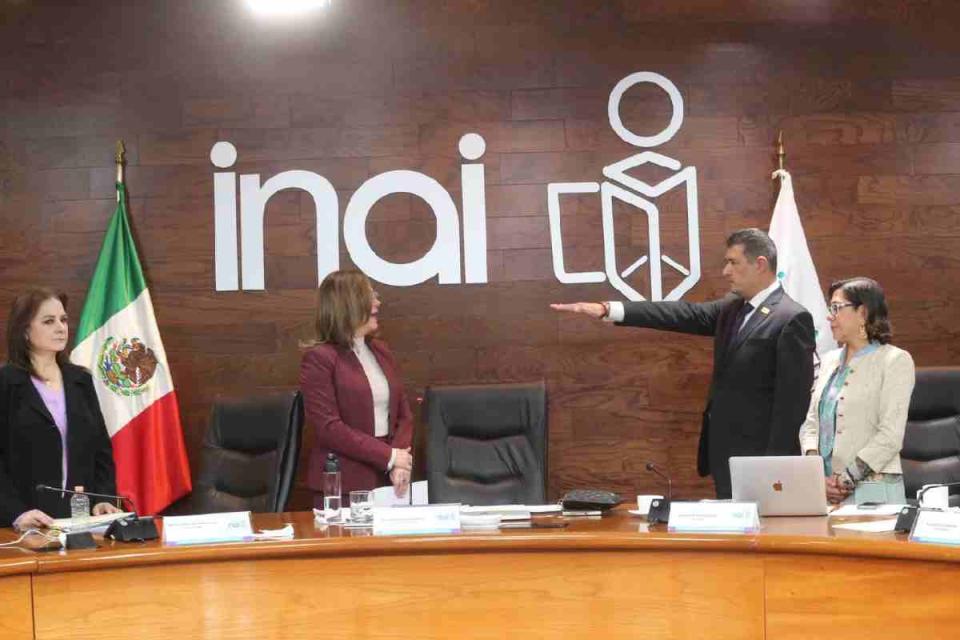 adrian alcala presidente inai