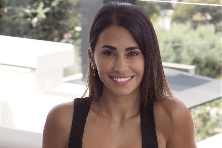 Antonela Roccuzzo deslumbró con su look deportivo y dejó en claro cuál es su color preferido (Foto: Instagram/@antonelaroccuzzo)