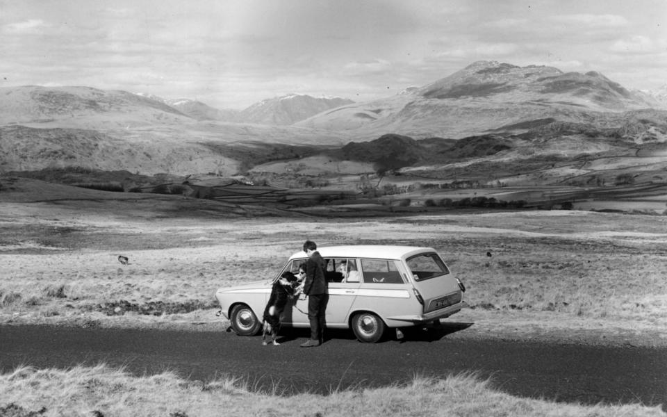 car in fells - Fox Photos/Getty