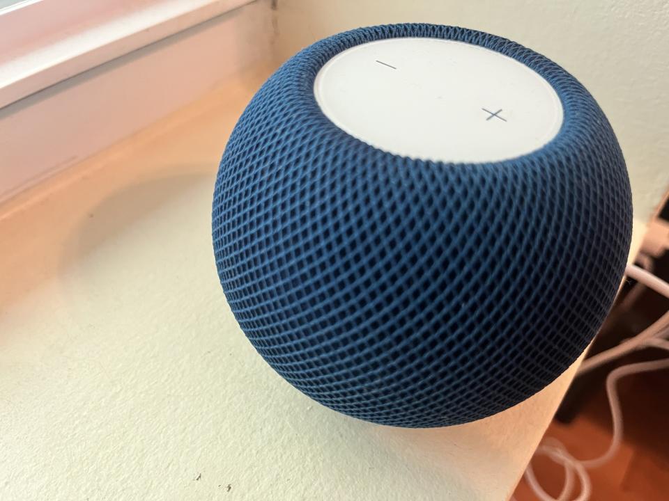 Apple HomePod Mini Close up Featured Image