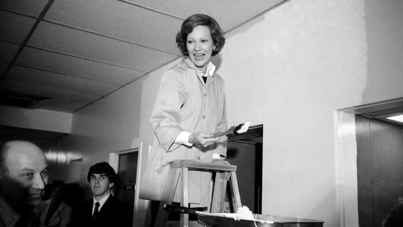 First lady Rosalynn Carter visits the District of Columbia General Hospital in Washington, May 16, 1978. Carter died in her home Sunday, six months after it was announced she had been diagnosed with dementia.