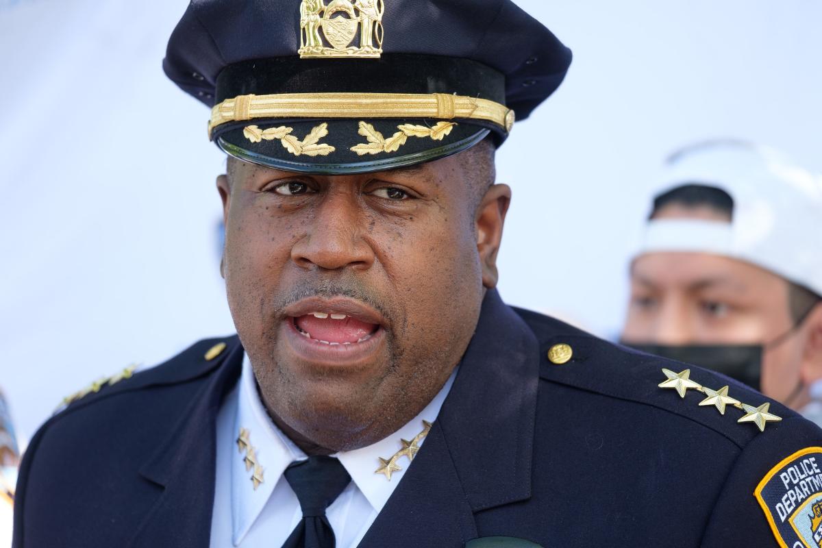 Sewell Shakes Up Nypds Top Cop Ranks Maddrey Named Chief Of Department 