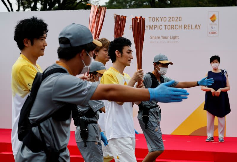 Ceremonia de llegada de la llama paralímpica de Tokio 2020 con el Relevo de la Antorcha Paralímpica en la pista de atletismo del Parque Metropolitano de Tokio