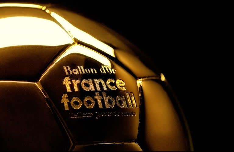 El Balón de Oro 2022 se otorgará por primera vez al futbolista con mejor rendimiento durante la temporada natural