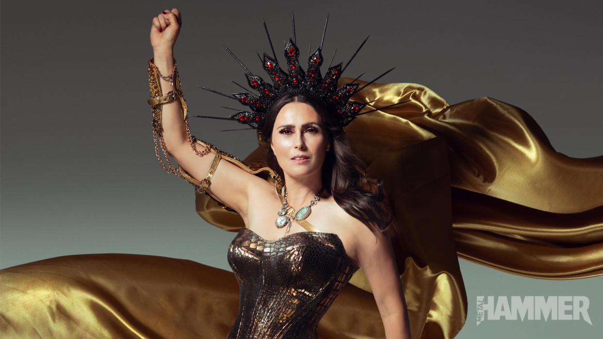  Sharon Den Adel. 