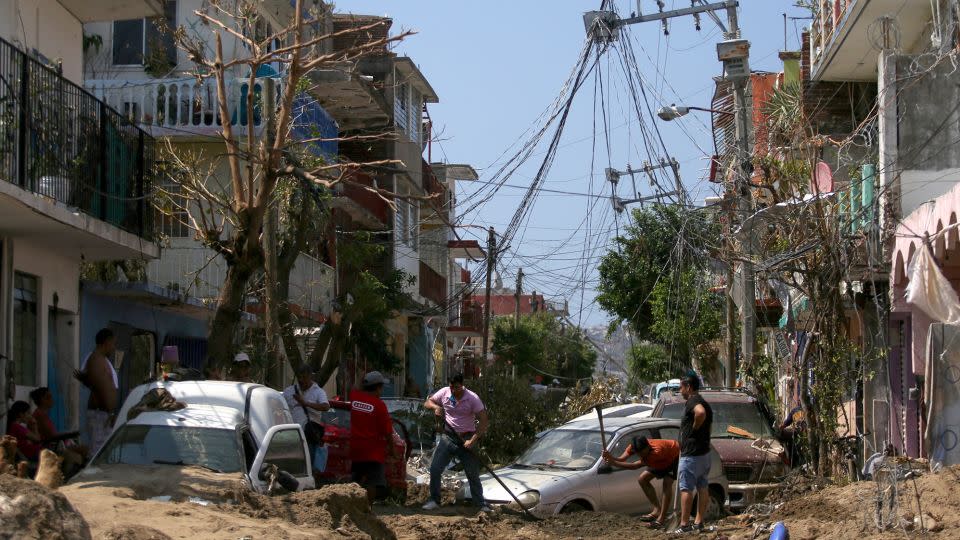 Les conséquences de l’ouragan Otis à Acapulco, au Mexique, le 30 octobre 2023. L’intensification de l’ouragan – un phénomène lié au changement climatique – était parmi les prévisions les plus rapides jamais enregistrées.  - Quetzalli Nicte-Ha/Reuters