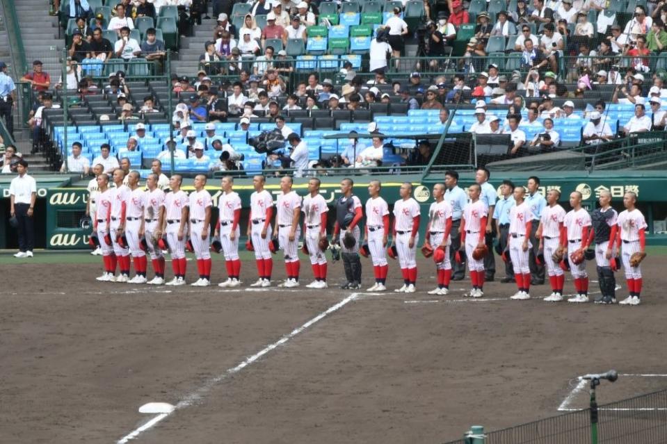 台灣留日學生謝喬恩代表高知中央高校出戰甲子園。（翻攝自高知中央高校官網）